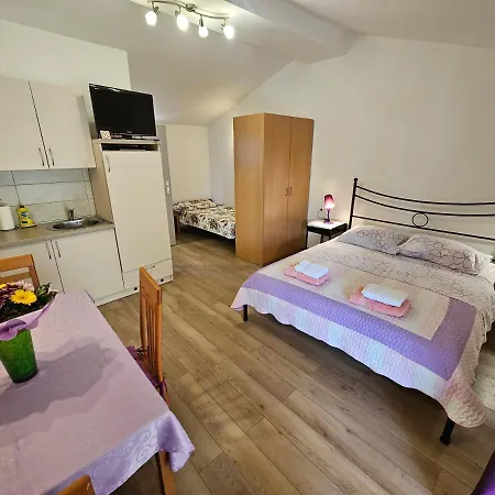 La Pergola Vendégház 2*